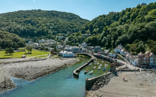Harbour view used in a Lynmouth half-day itinerary on the North Devon coast