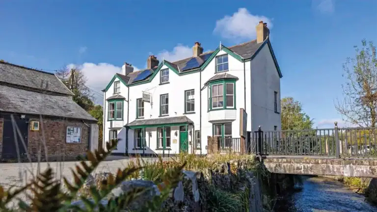 The Fox & Goose Inn in Parracombe, a food-led Exmoor pub with rooms near Heddon Valley